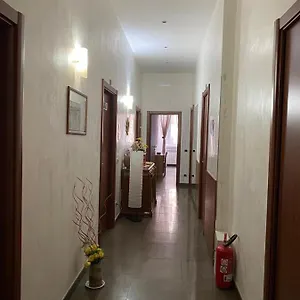 https://tagliaferri-lucia.it-romehotels.com